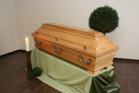 Kieferntruhe 