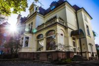 Außenansicht des Bestattungsinstitut Müller in der Tennenbacher Straße 46 Außenansicht des Bestattungsinstitut Müller in der Tennenbacher Straße 46