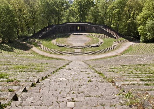 Die Heidelberger Thingstätte ist eine 1934–35 von den Nazionalsozialisten nach dem Vorbild antiker griechischer Theater für die Thingspiele  errichtete Freilichtbühne auf dem Heiligenberg bei Heidelberg.