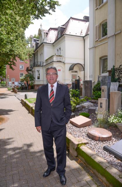 Karl-Heinz Müller, Inhaber des Freiburger Bestattungsinstituts K.H. Müller