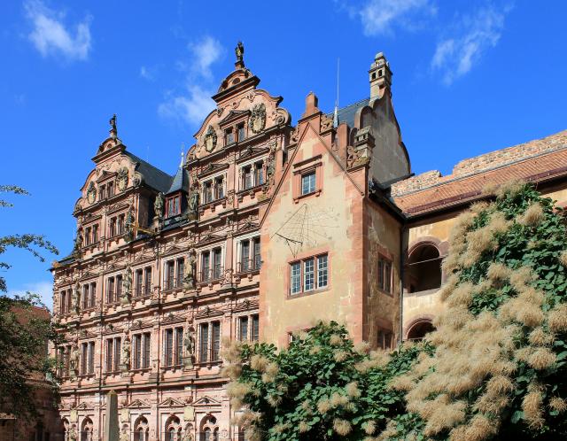 Der Friedrichsbau im Schloss Heidelberg: Prächtiger Wohnpalast für Kurfürst Friedrich IV. Zwischen 1501 und 1607 errichtet von Baumeister Johannes Schoch.
